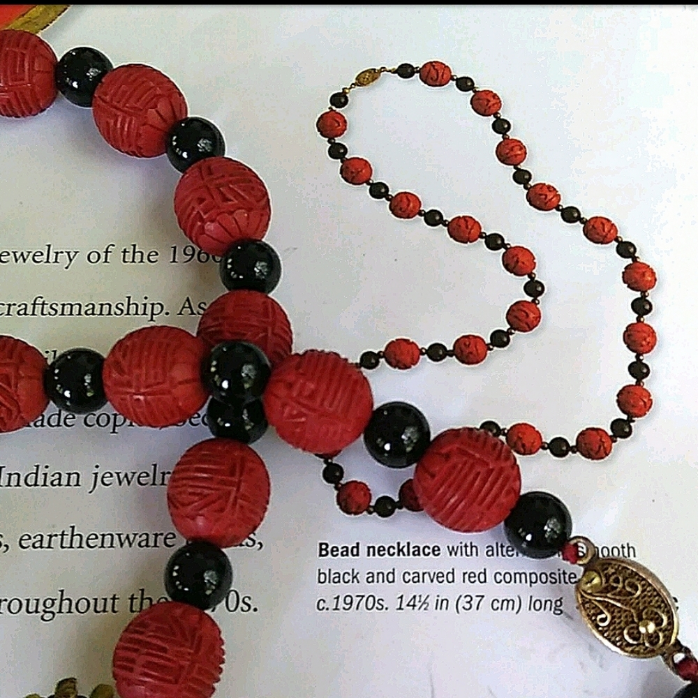 *UNSIGNED BOOK PC* c'70s Carved Chinese Longevity Bead Necklace - Picture 1 of 13